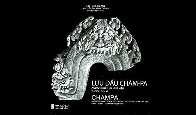 Tập sách về nghệ thuật Chămpa của một linh mục
