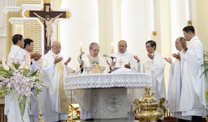 “Âm thầm phục vụ trong yêu thương”