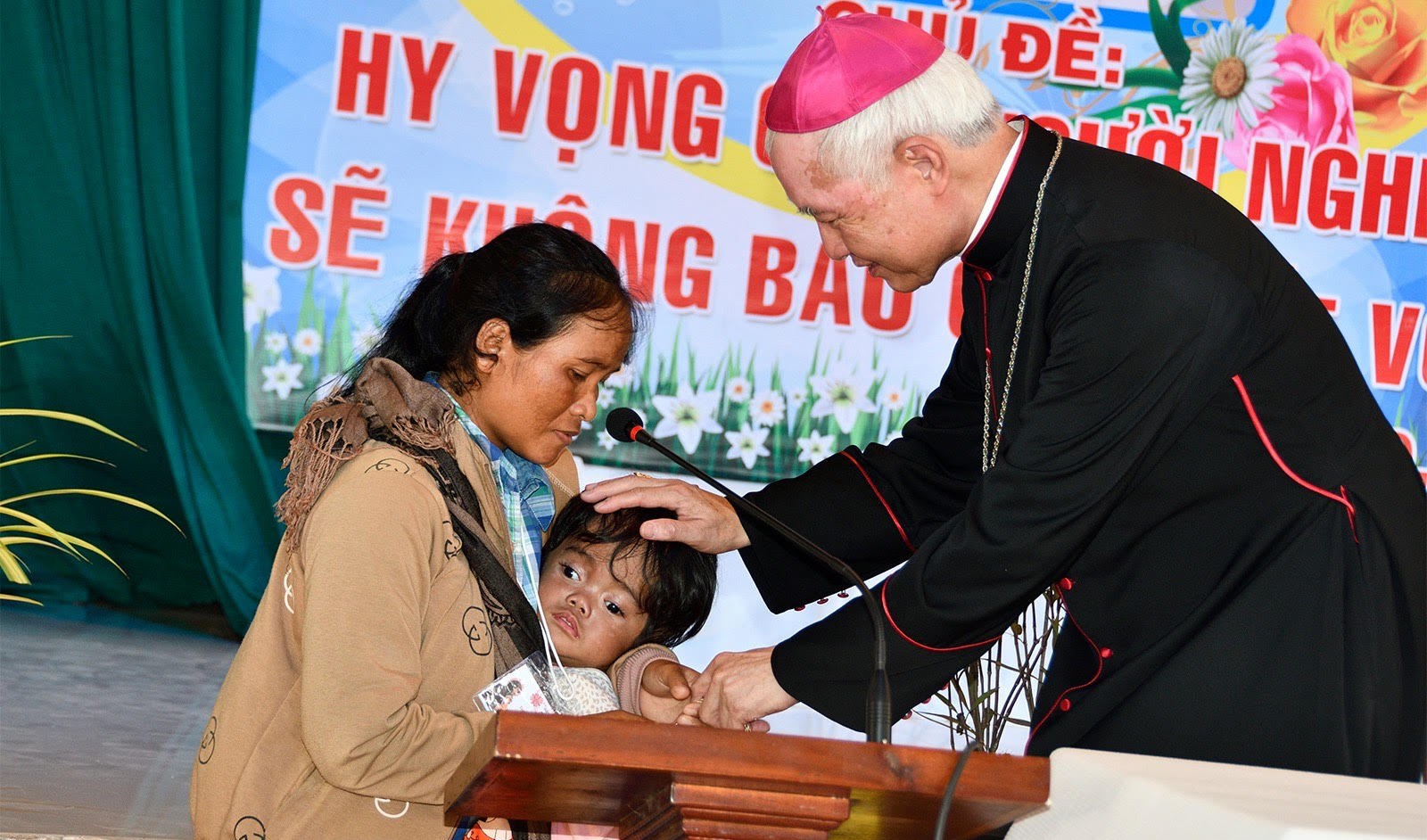 Chung tay vì người nghèo