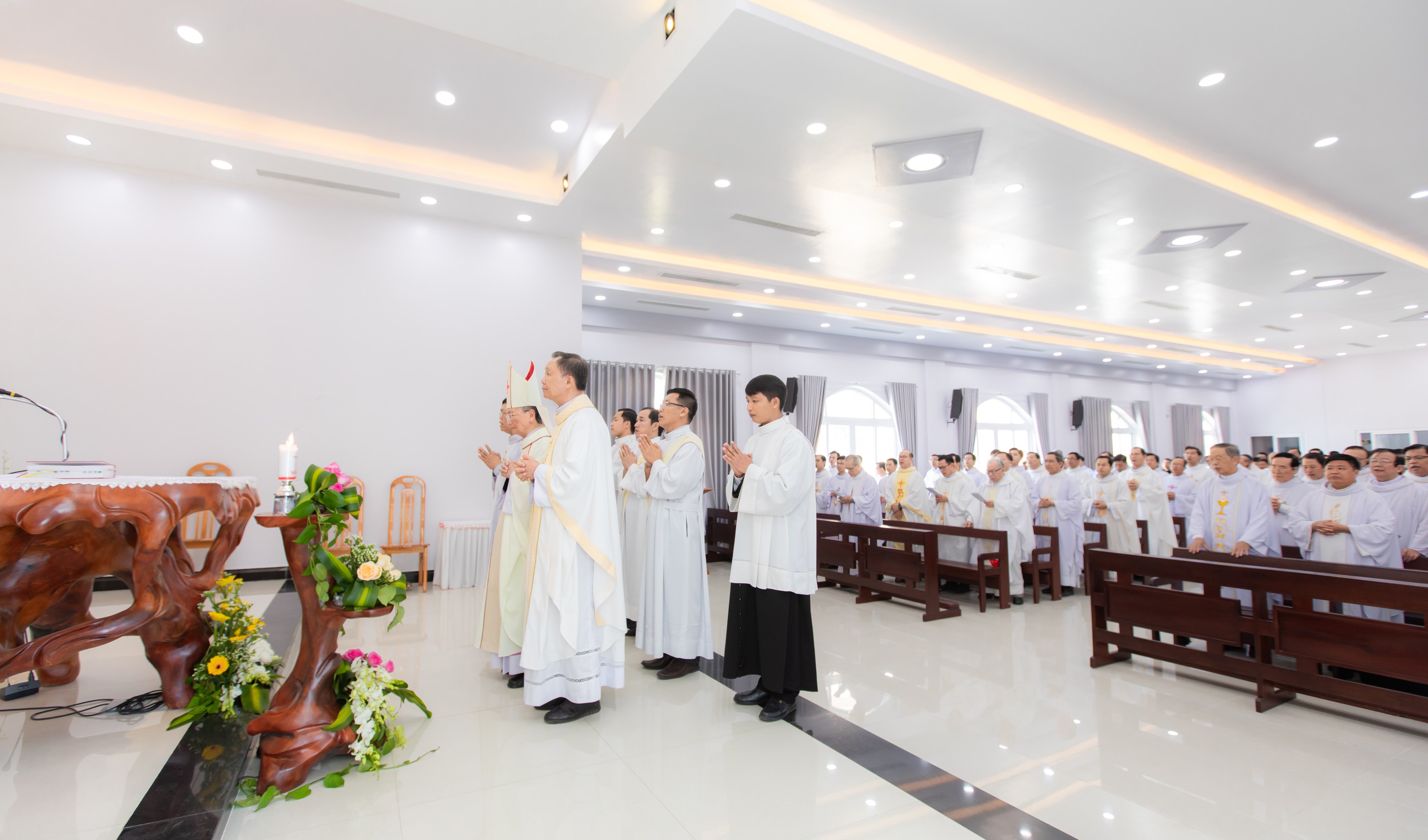 Ðức Cha Tôma Nguyễn Văn Trâm kết thúc sứ vụ Giám quản Tông tòa Giáo phận Phan Thiết