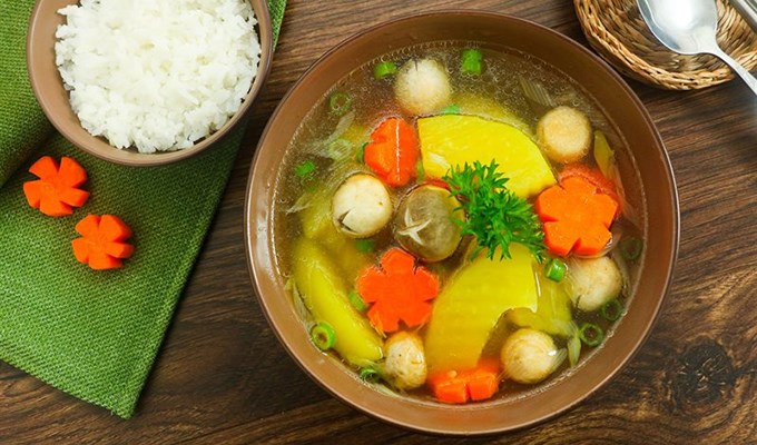 Canh đu đủ hầm nấm rơm