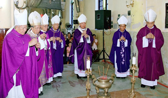 Lễ giỗ 10 năm Đức cha Phaolô Lê Ðắc Trọng