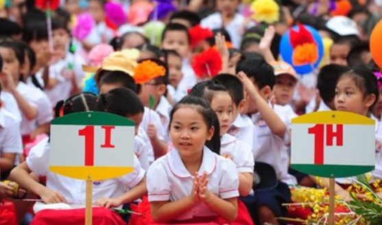 Con vào lớp 1, Cha mẹ lắng lo...