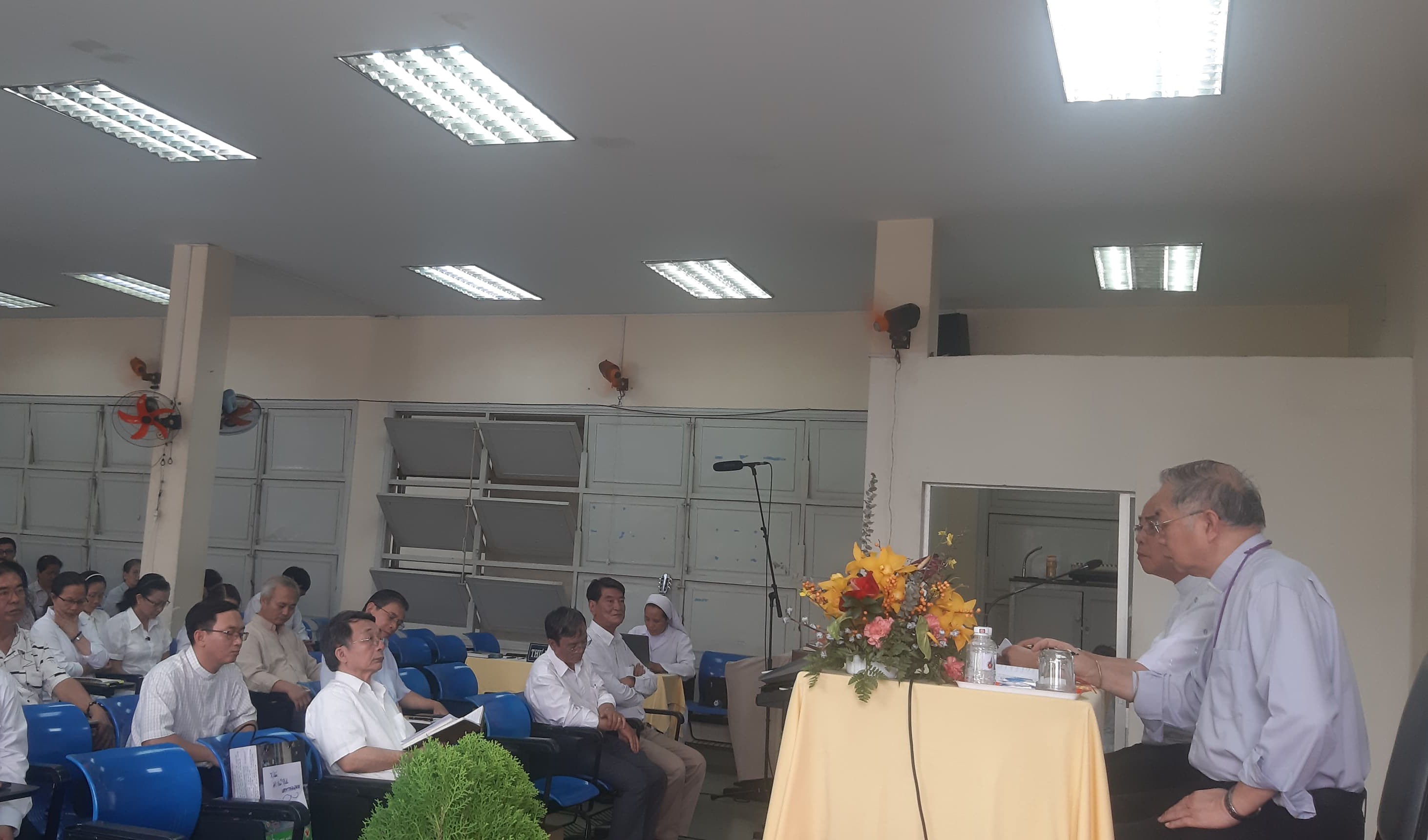 Quanh việc chuẩn nhận Thánh nhạc