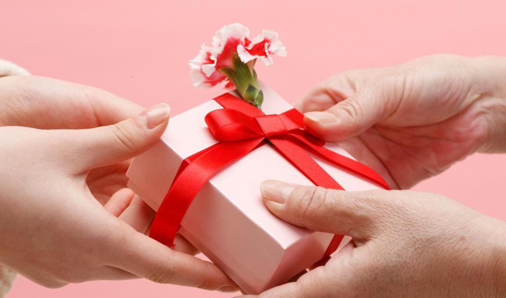 Vợ chồng giữ lửa ngày lễ tình nhân