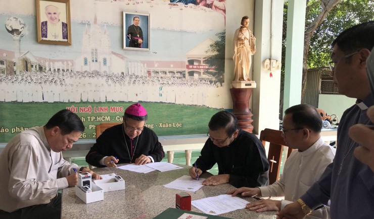 Dòng chúa cứu thế chuyển giao giáo xứ Gioan Phaolô II cho Giáo phận Phan Thiết