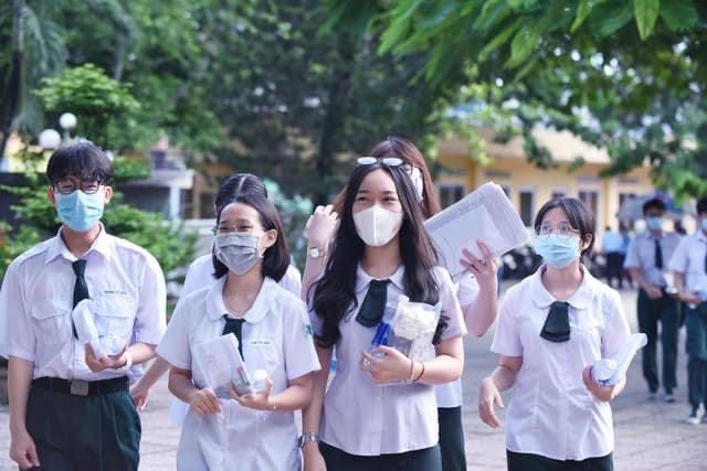 Cùng con vào năm học mới
