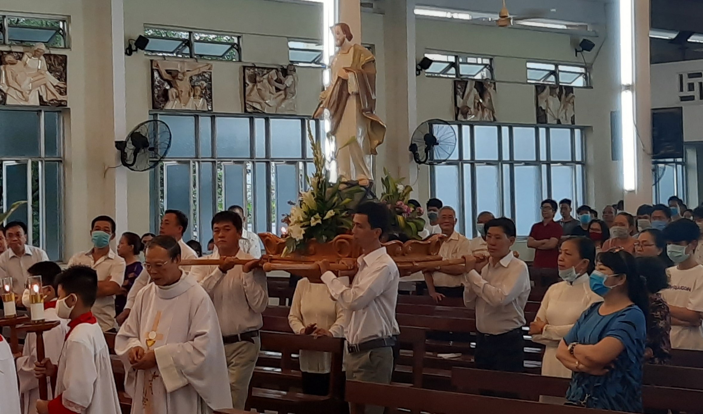 Có một ca đoàn mang tên Thánh Cả