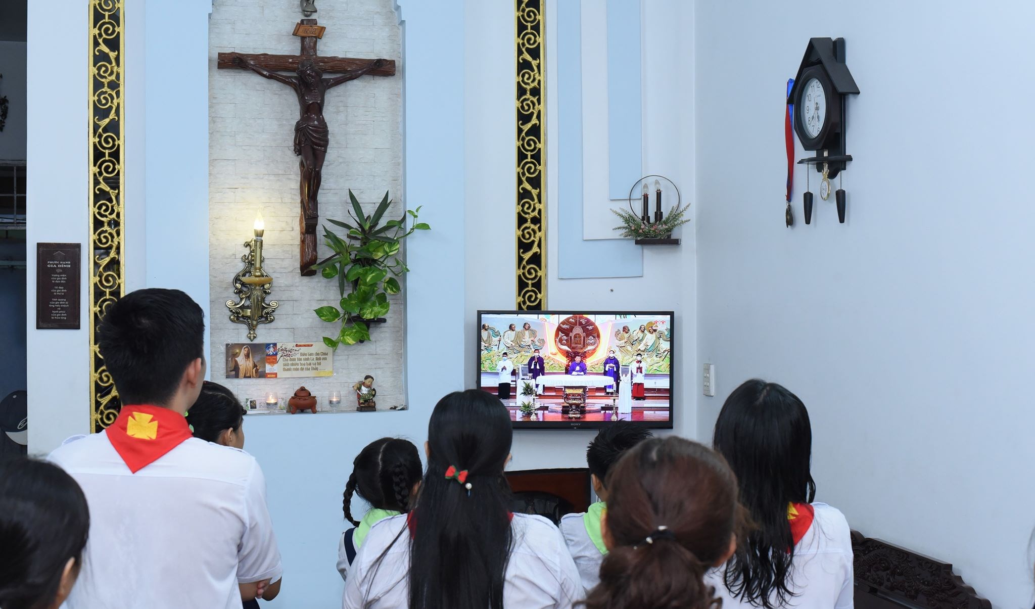 Thánh lễ trực tuyến:  Phương thế sống đạo  trong thời dịch