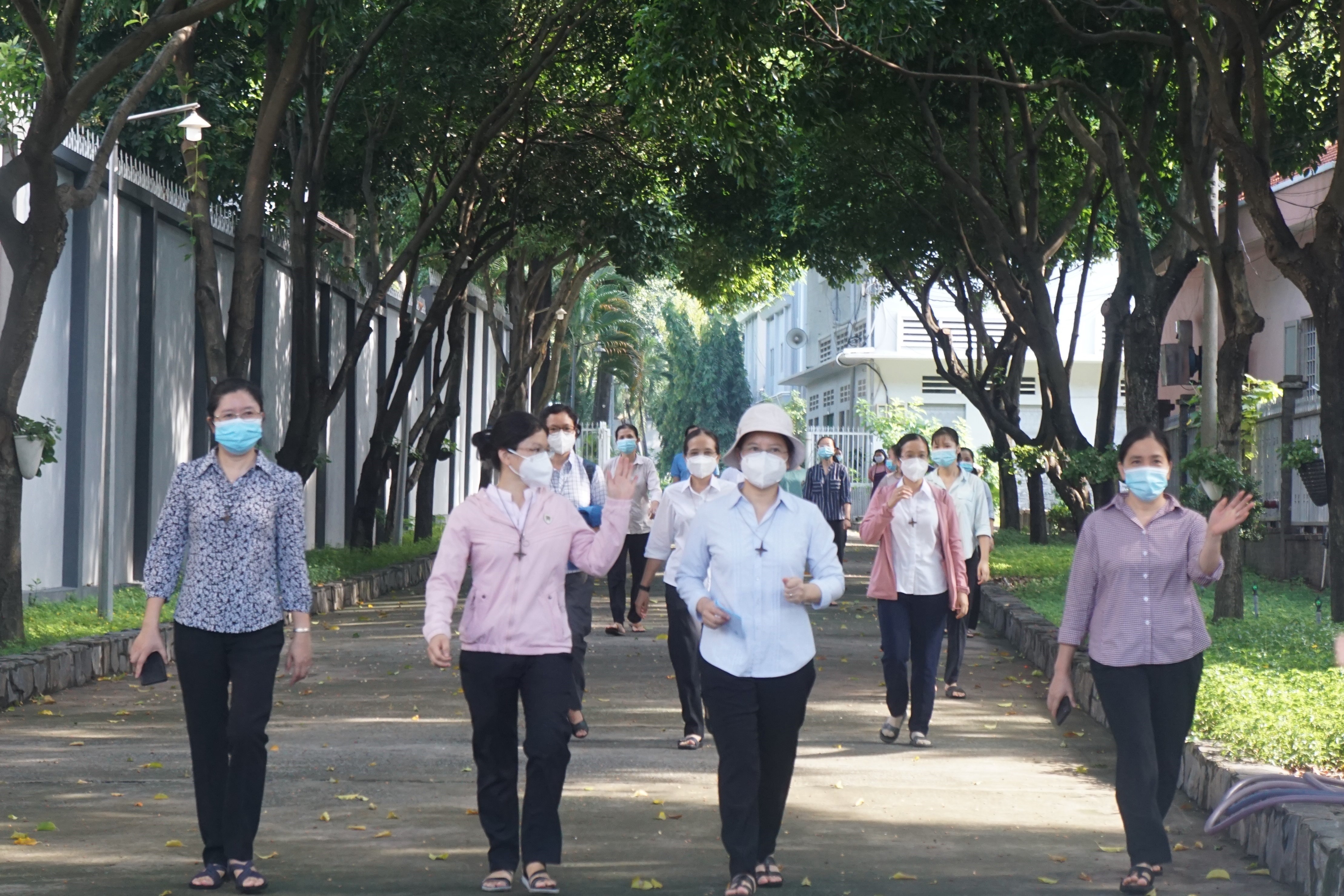 93 tu sĩ tham gia tình nguyện đợt 3: “Trái tim yêu thương và sức mạnh của Chúa”
