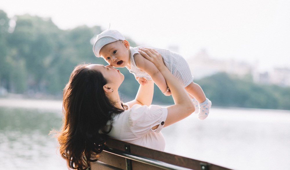 Trao quà cho con bằng cả yêu thương