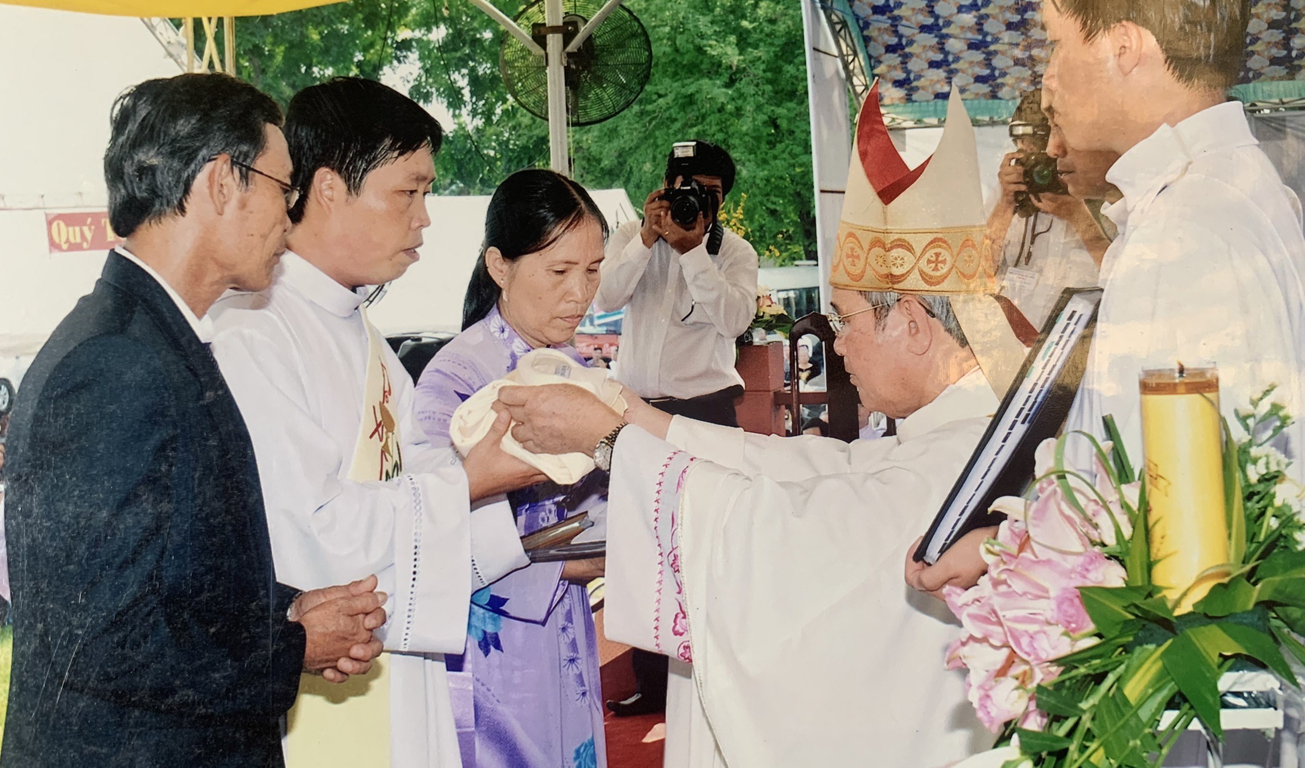 “Các con muốn đi tu thì mình dâng cho Chúa”