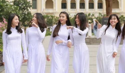Áo dài trong tâm thức người trẻ