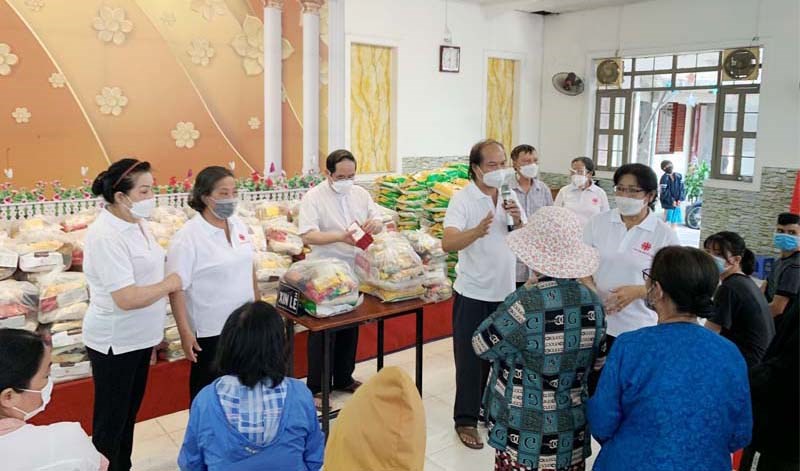 Giáo dân là “những cộng tác viên quý giá và không thể thiếu đối với sứ vụ rao giảng Tin Mừng”...