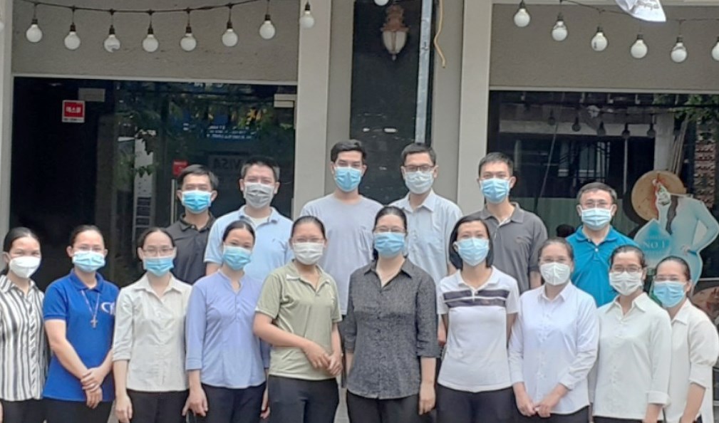 Giữa những khổ đau là tình yêu thương