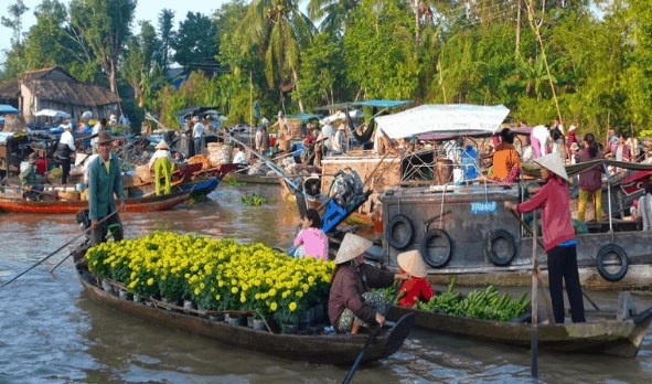 Cuộc cần lao mưu sinh khi cận Tết