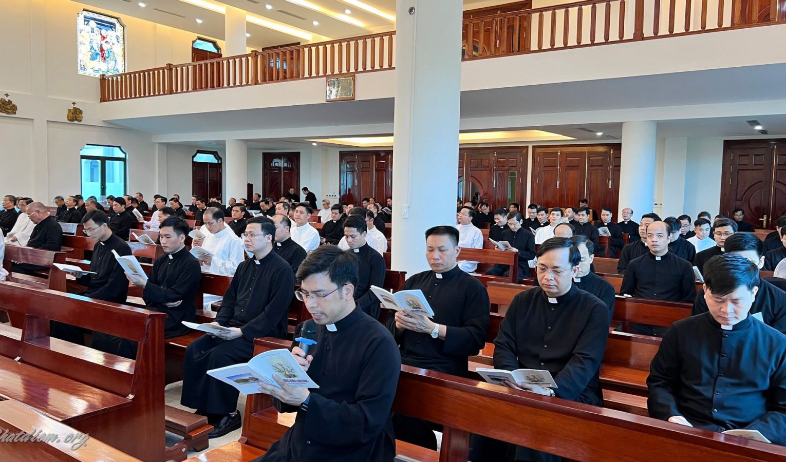 Linh mục đoàn Phát Diệm hiệp hành theo gương Đức Mẹ