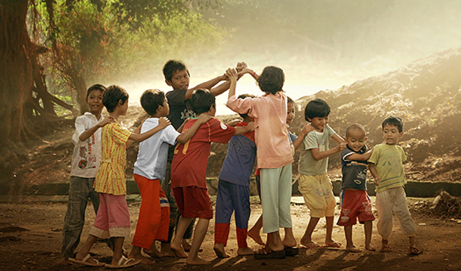 “Thiên đàng, hỏa ngục: Hai quê, ai khéo thì về, ai vụng thì sa!”