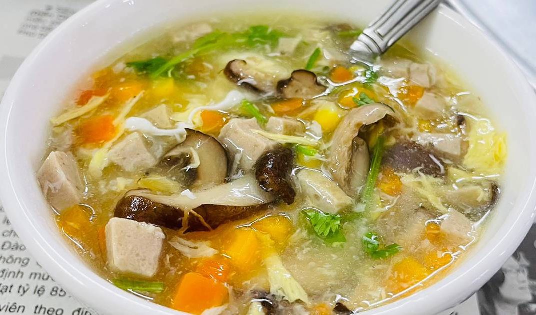 Súp gà nấm hương