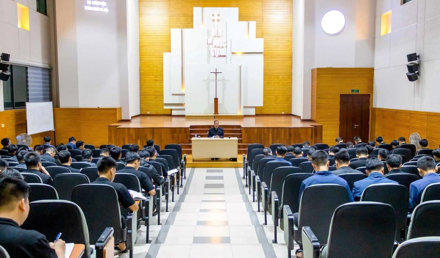Chủng viện không phải là “nhà máy sản xuất”
