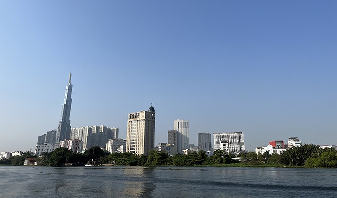Thành phố nhìn từ sông