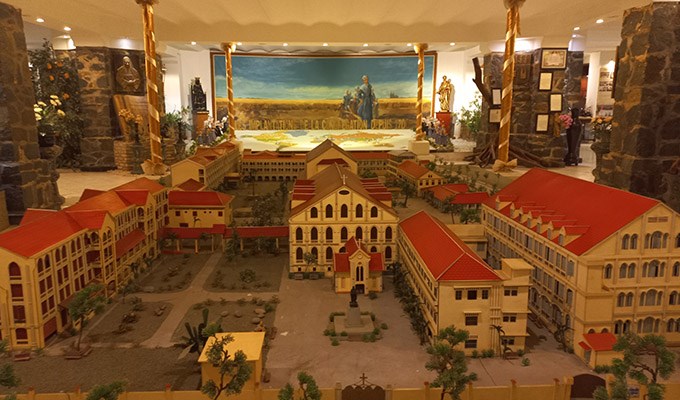 Bước vào cánh cửa quá khứ