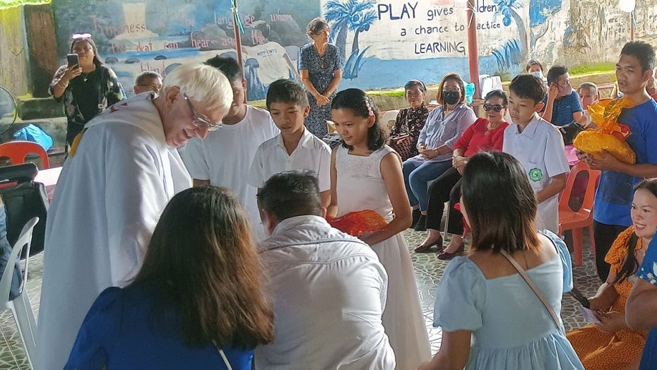 Nâng đỡ trẻ kém phát triển