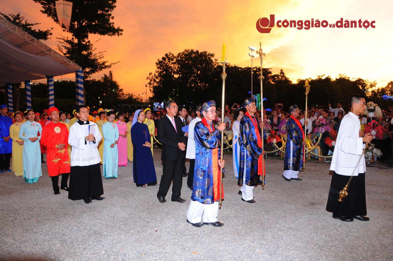 10 Cung nghinh Duc Mẹ La Vang