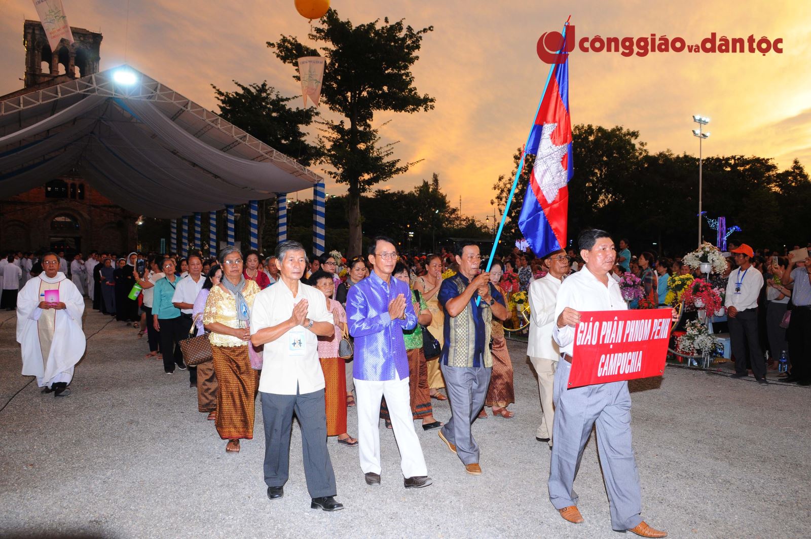 14 Cung nghinh Duc Mẹ La Vang