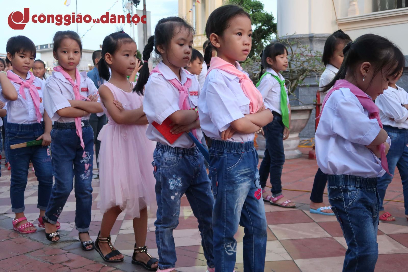 Giao xu Thuan Tuy chau luot