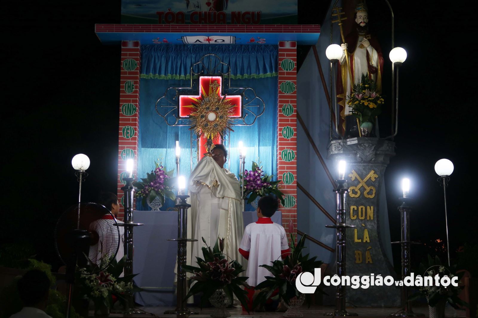 Giao xu Thuan Tuy chau luot