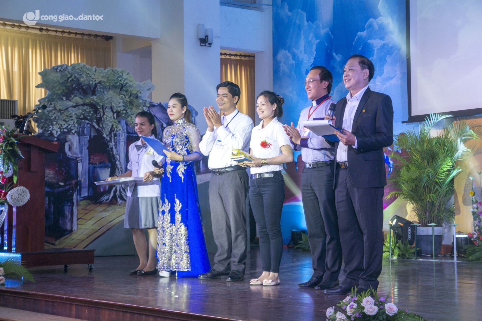 The gioi truyen thong lan 51