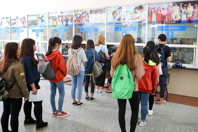 Xếp hàng, chuyện cũ vẫn phải nói