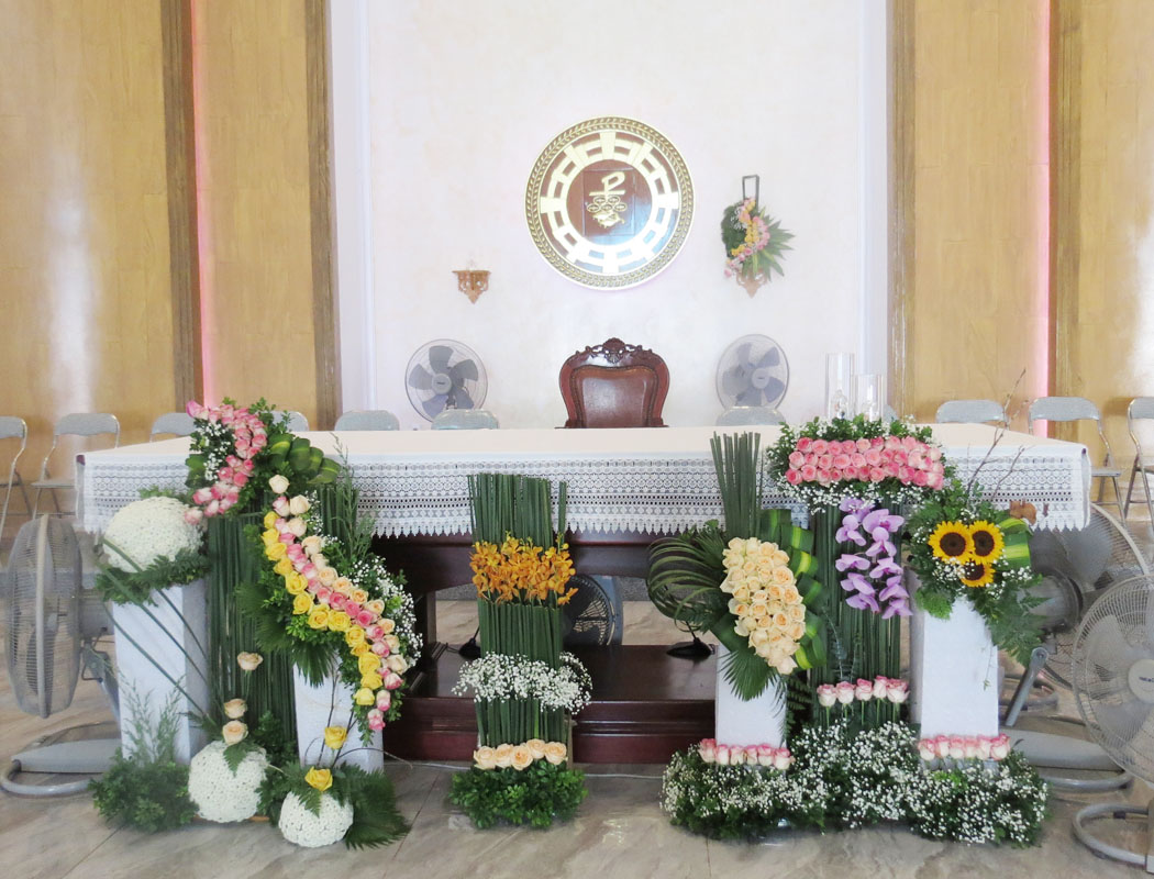 Cắm hoa nhà thờ