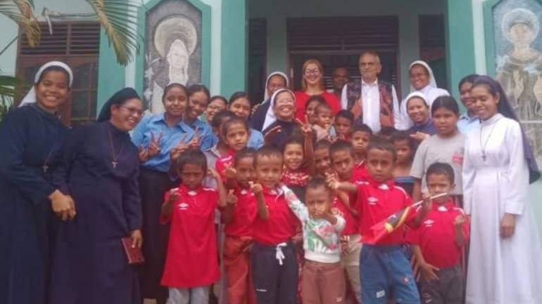 Tổng thống Đông Timor thăm cô nhi viện