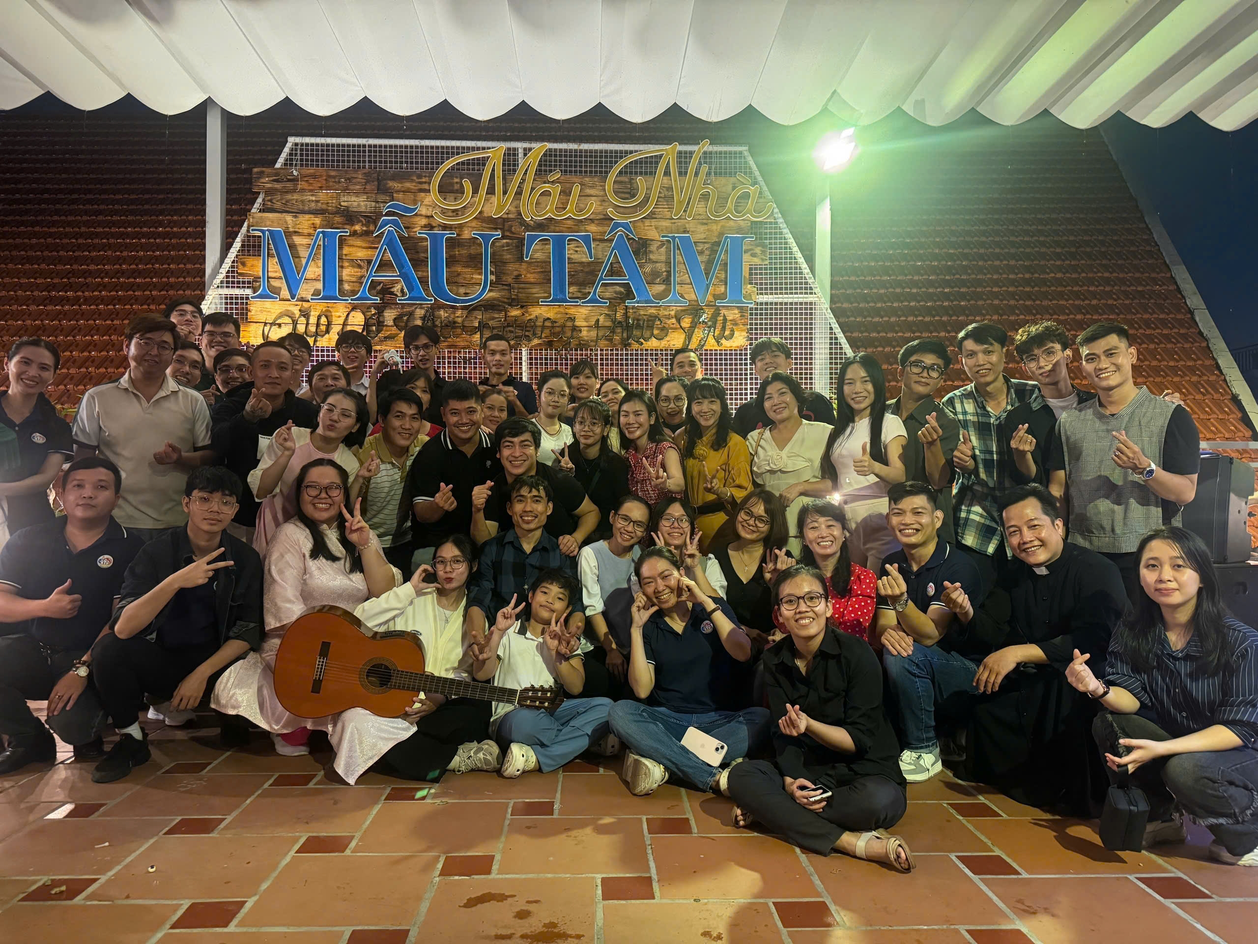 Cà phê thánh ca: “Thầy ở cùng anh em”