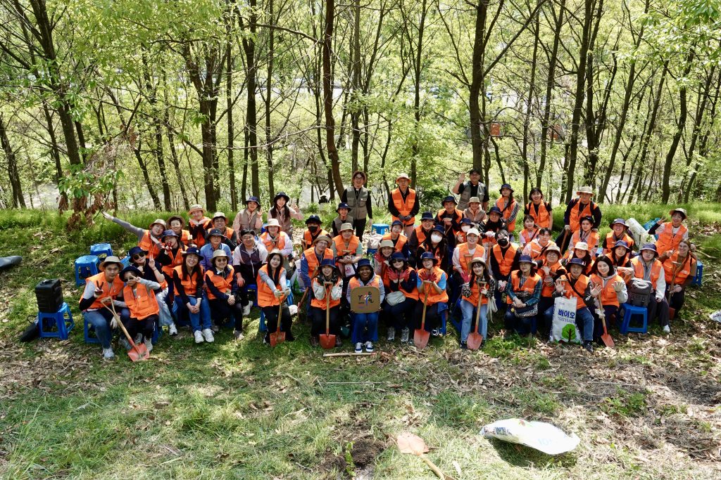 Gioi tre Seoul trong cay 2.jpg (287 KB)