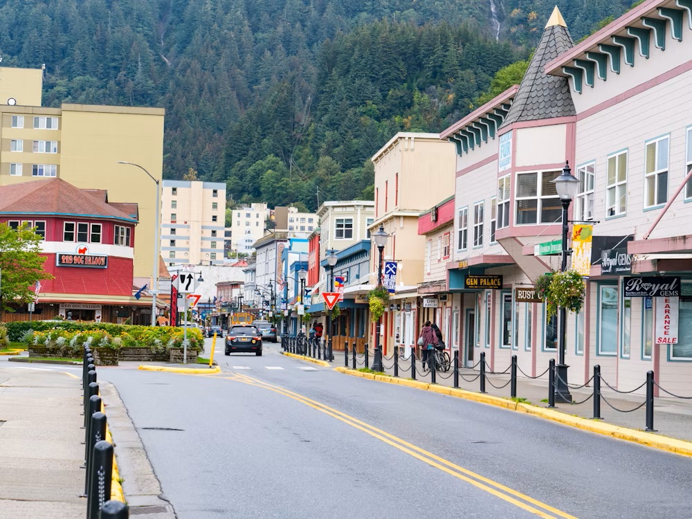 US-Alaska-Juneau-downtown.jpg (335 KB)