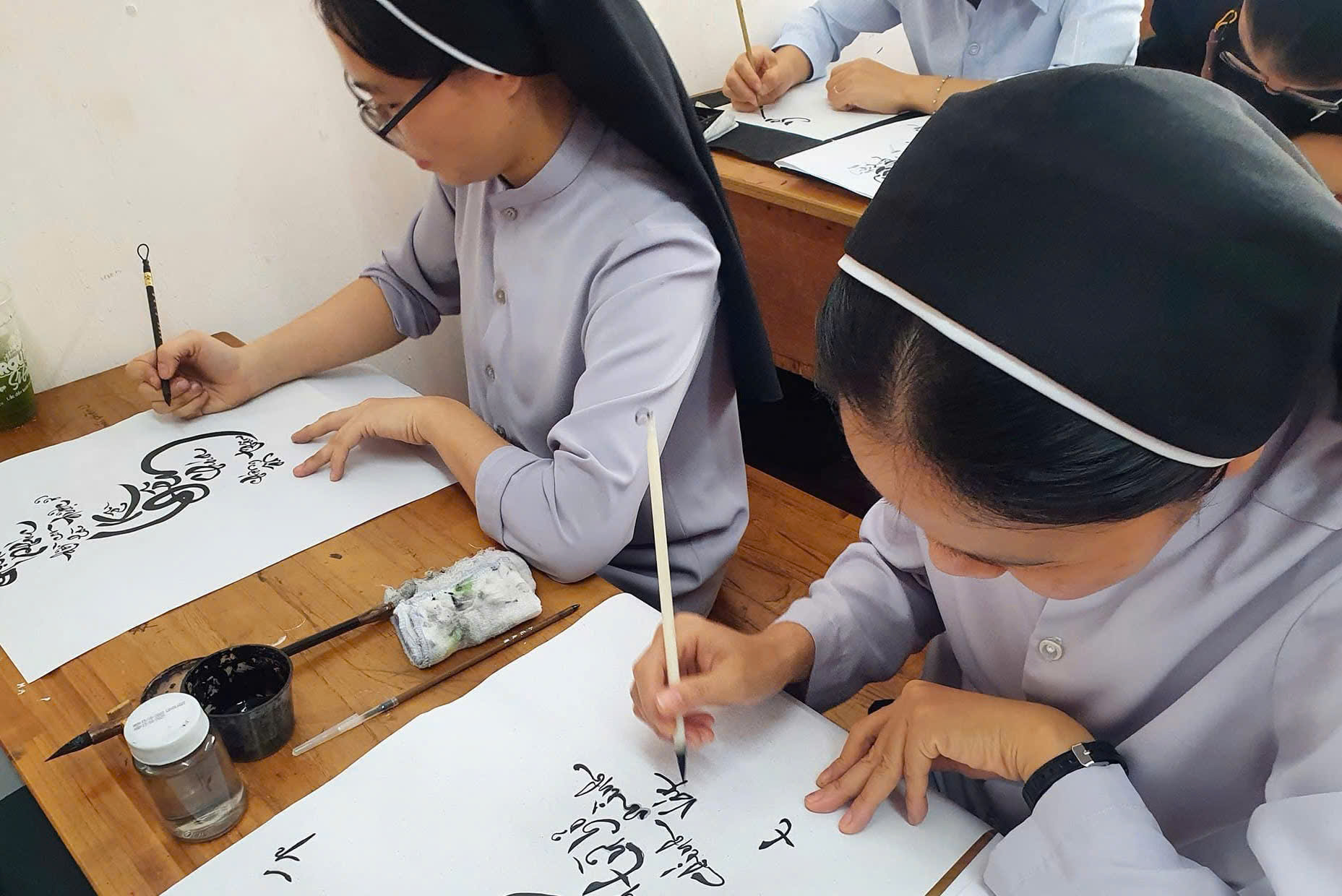 Có một lớp thư pháp Công giáo