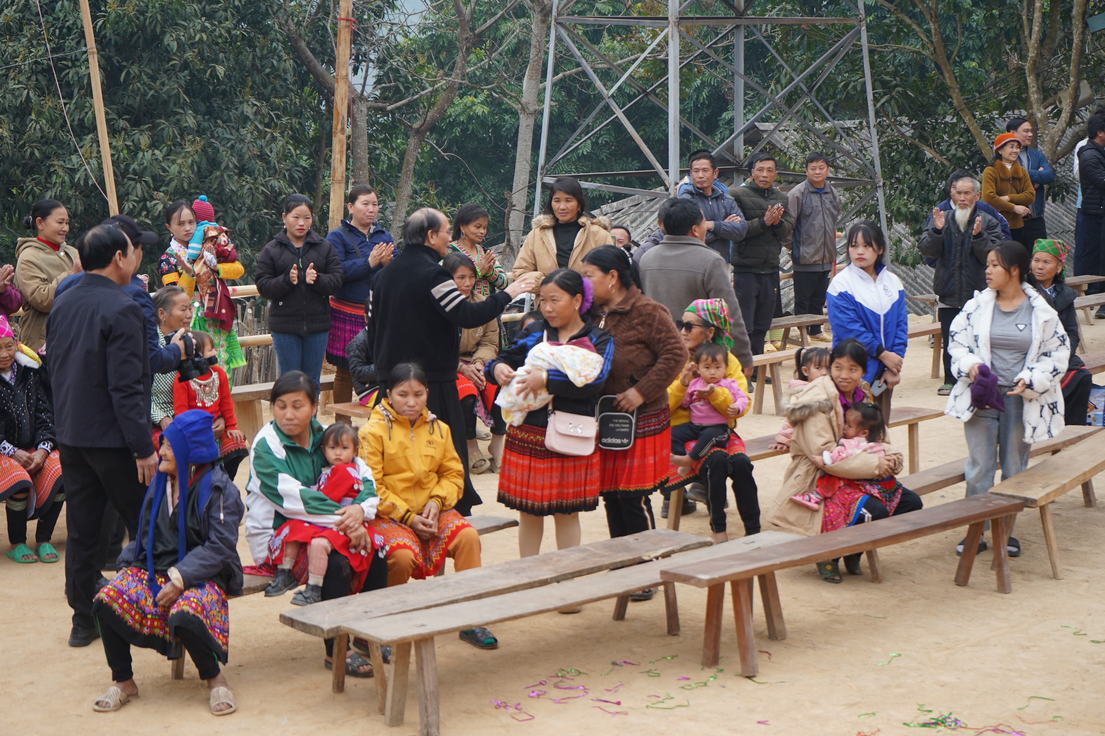 Nới rộng lều