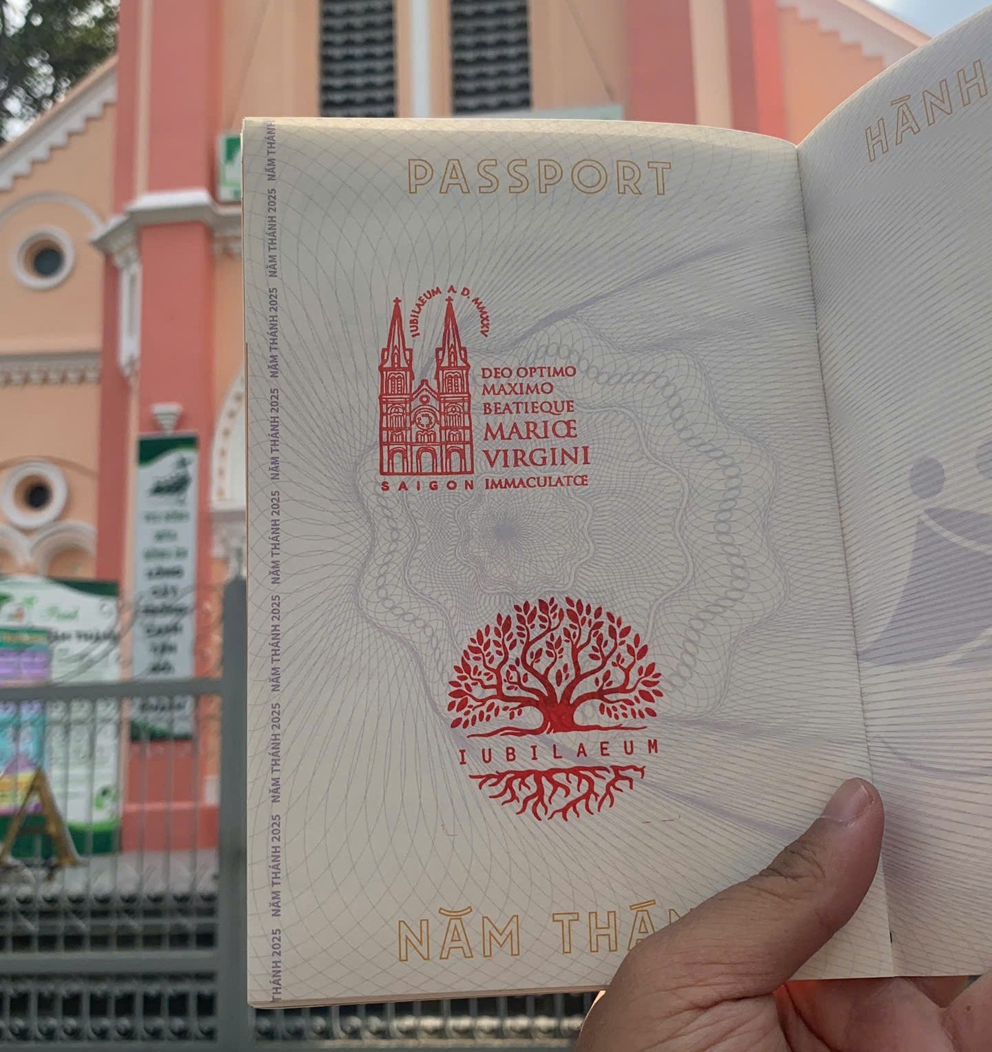 Mở cửa đi với người trẻ