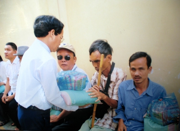 Một linh mục dành hơn 1/4 thế kỷ cho người khiếm thị