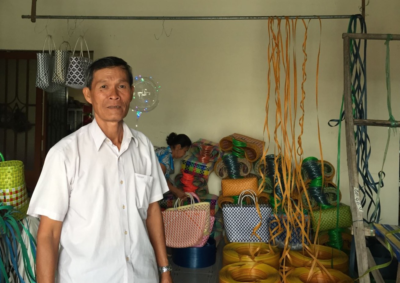 Xóm đan giỏ ở Cù Lao Giêng
