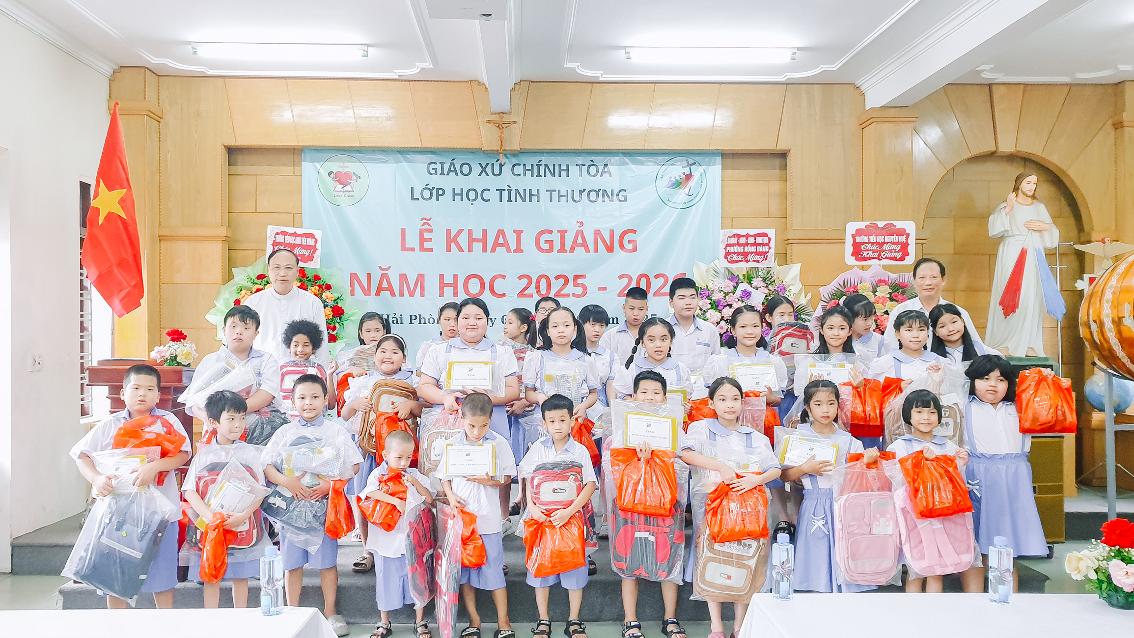 Khai giảng lớp học tình thương