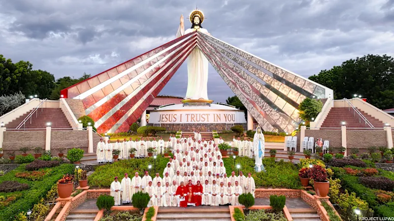 Philippines_Lòng Chúa Thương Xót.webp (84 KB)