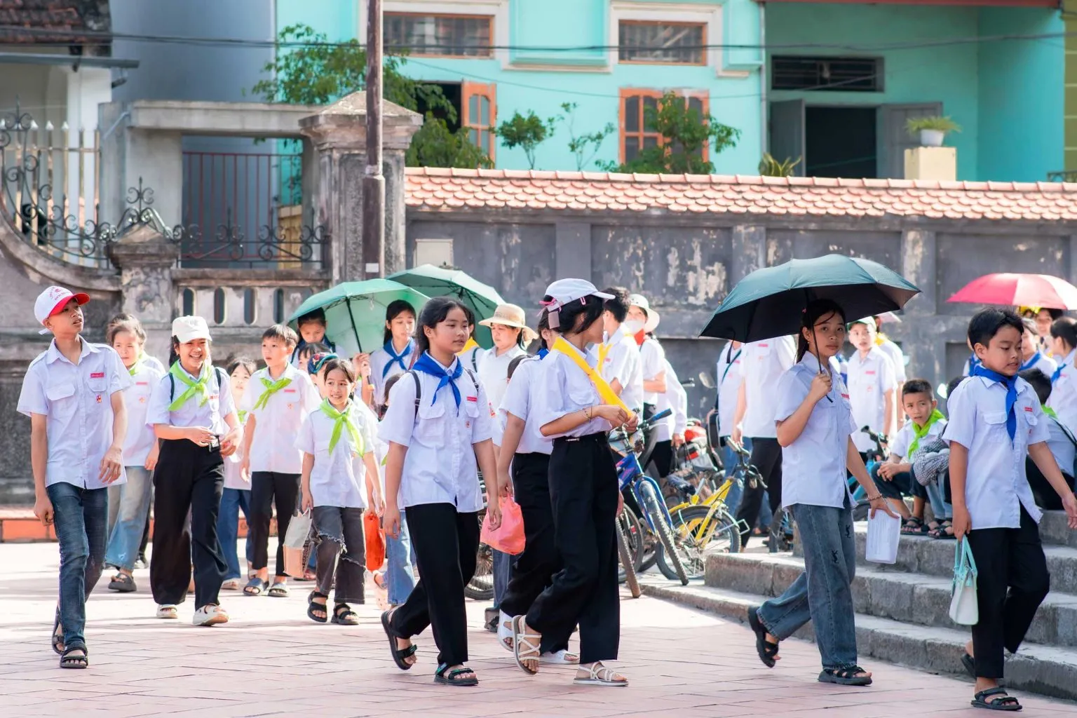 Thiếu nhi hành hương Sở Kiện