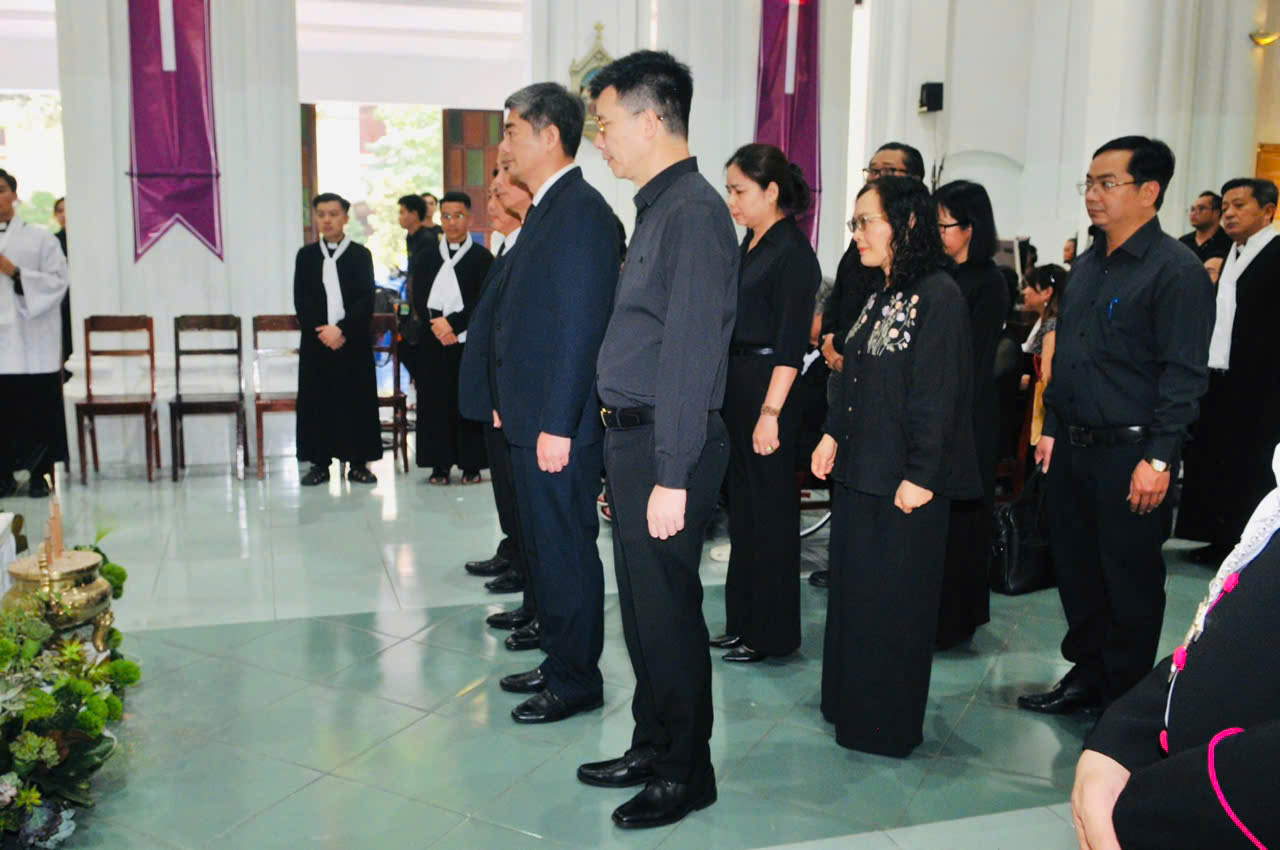 Lãnh đạo Bộ Dân tộc và Tôn giáo viếng Đức Hồng y Gioan Baotixita Phạm Minh Mẫn
